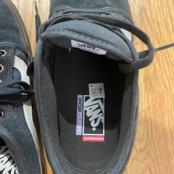 Vans - Picture 5 of 6